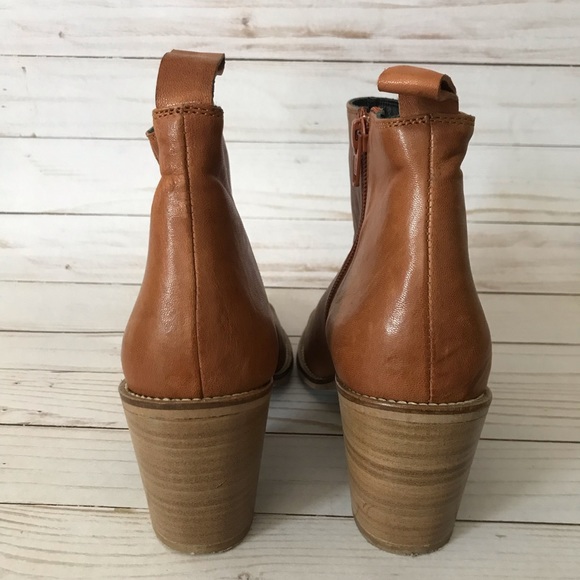Gardenia Tan leather booties - Picture 3 of 5